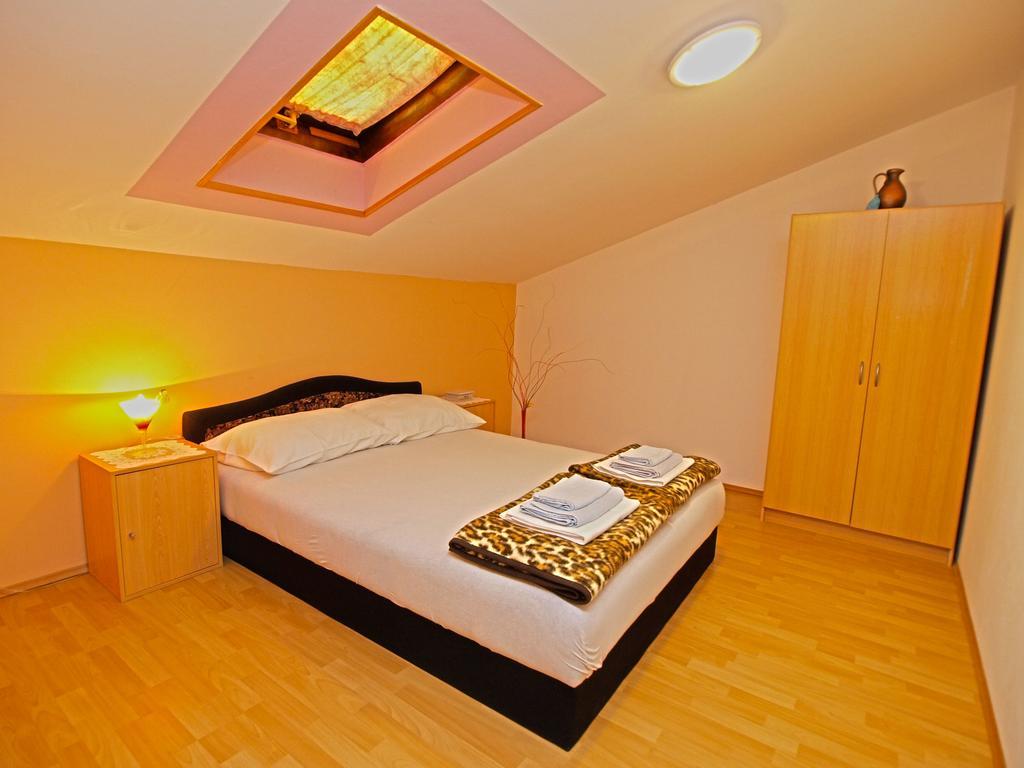 Apartments Denis 19 法扎纳 外观 照片