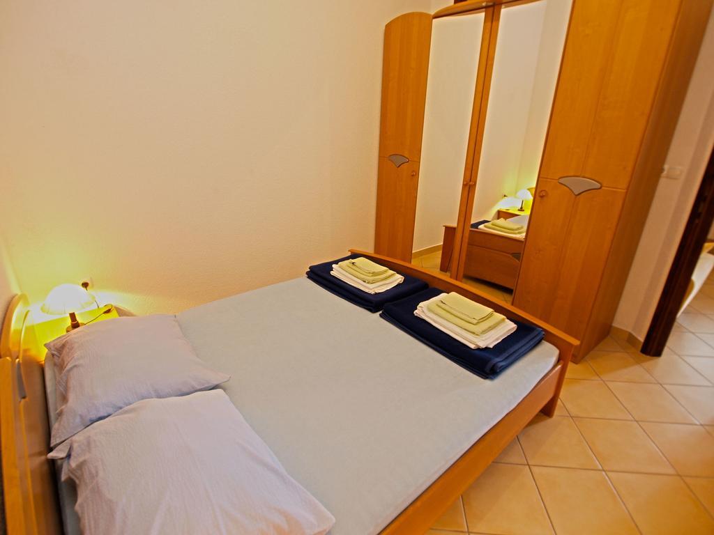 Apartments Denis 19 法扎纳 外观 照片