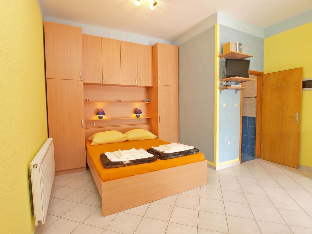 Apartments Denis 19 法扎纳 外观 照片