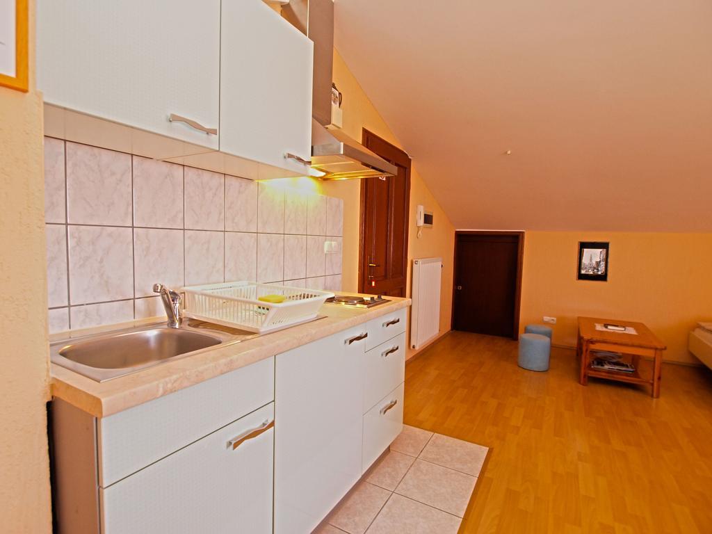 Apartments Denis 19 法扎纳 外观 照片
